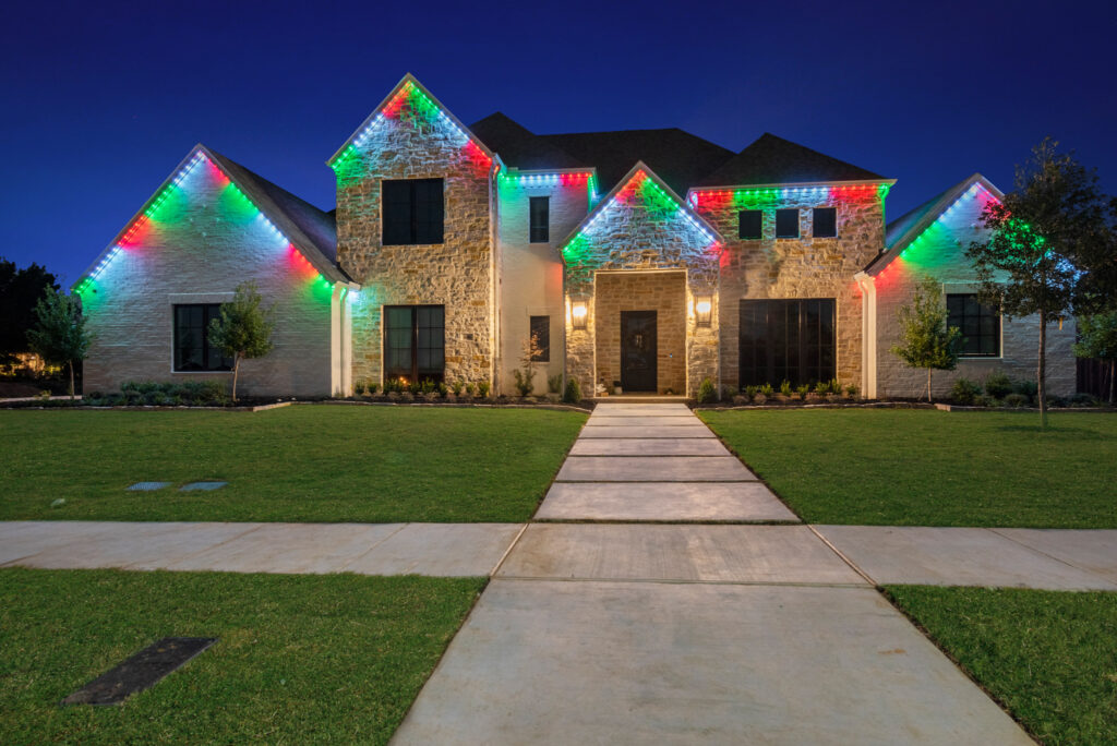 Christmas Light Color Combinations for Outdoors: