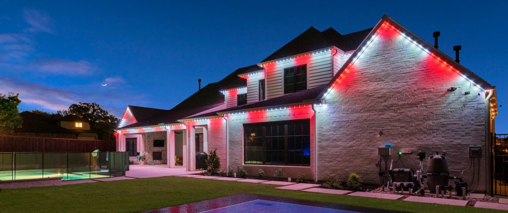 How to Calculate Christmas Lights for Your Home